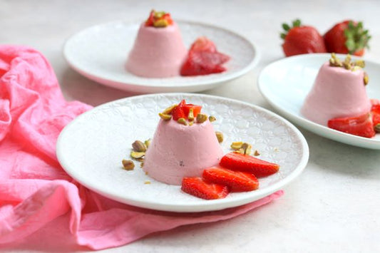 Summery strawberry yoghurt panna cottas
